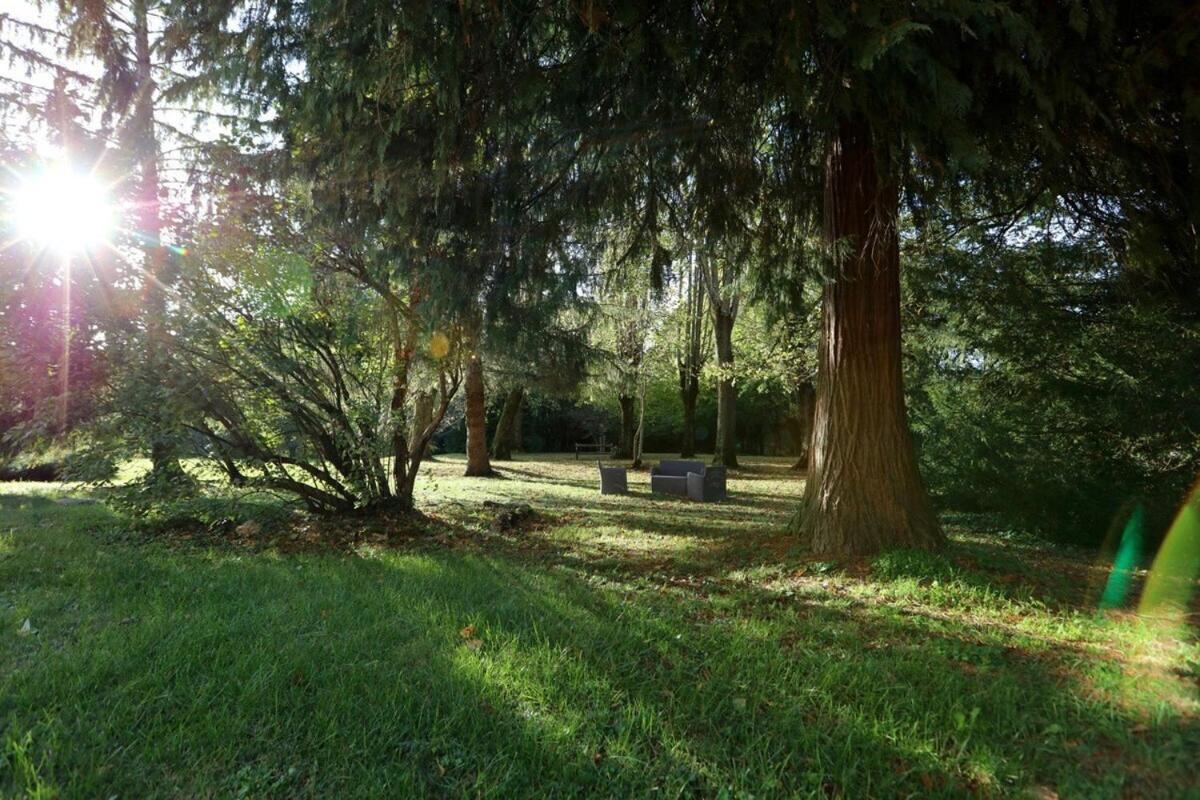 L'Atelier Casse-Noisettes-Gitesdanslain Pont-dʼAin Exterior foto